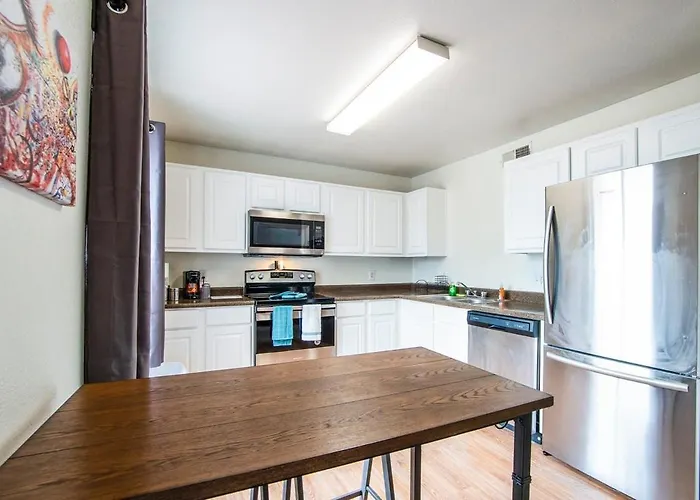 213- 2br In Coolidge, Az W Heated Pool, Gym Apartment