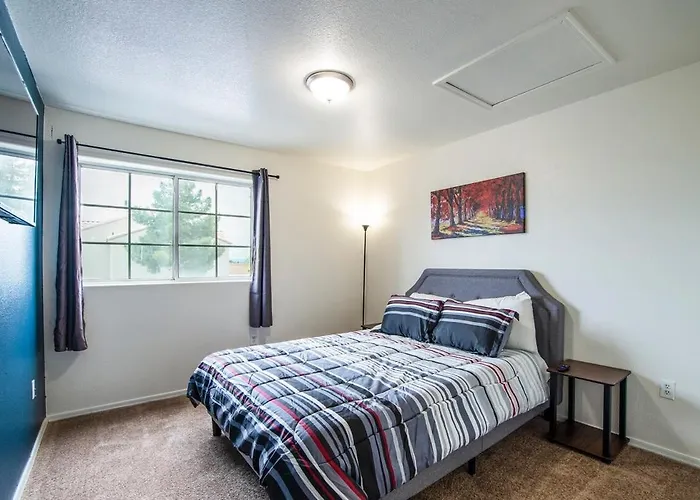 213- 2br In Coolidge, Az W Heated Pool, Gym Apartment